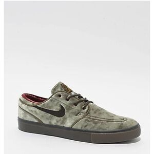 NWOT Nike SB Zoom Janoski OG+ SE Medium Olive, Dark Team Red & Velvet Brown shoe